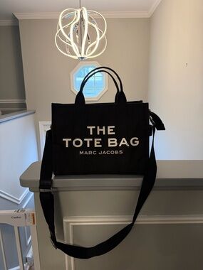 ❤️ SOLD ❤️ Marc Jacobs Medium Tote